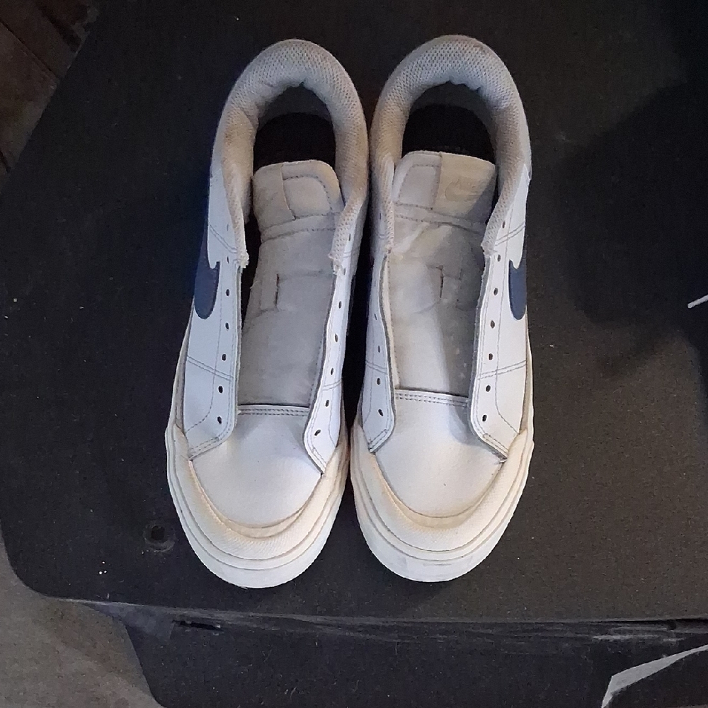 Nike Court Legacy Sneakers